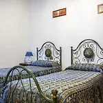 Agriturismo Cetine Vecchie *