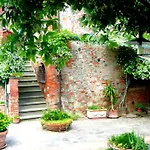 Agriturismo Cetine Vecchie *