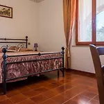 Agriturismo Cetine Vecchie *
